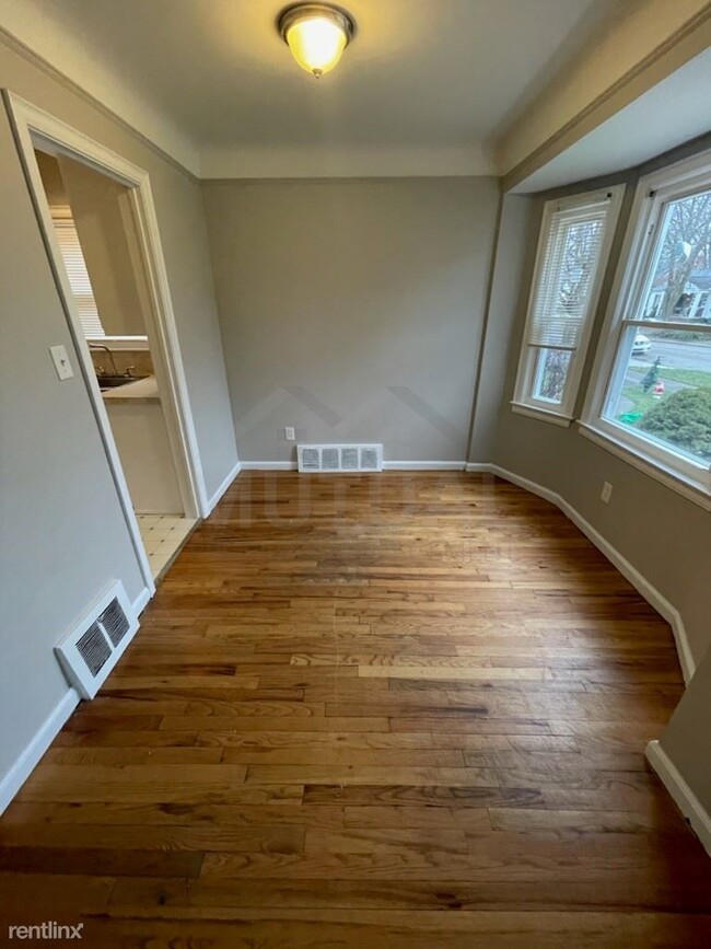 Building Photo - 3 br, 1 bath House - 9976 Farley