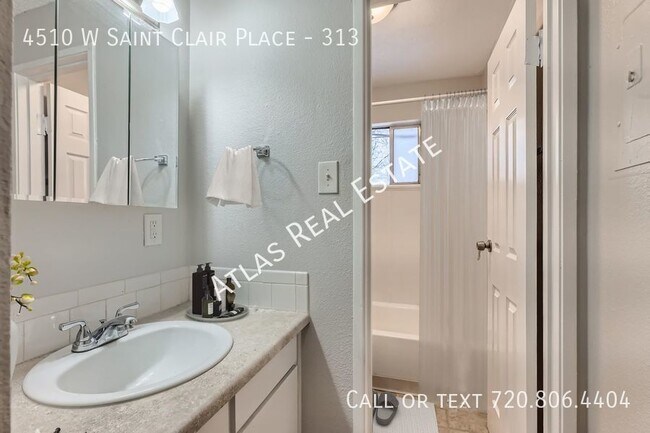 Foto del edificio - 1 Bedroom in Beautiful Berkley Neighborhoo...