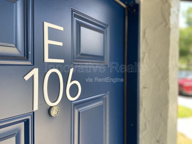 Building Photo - 3651 N Goldenrod Rd