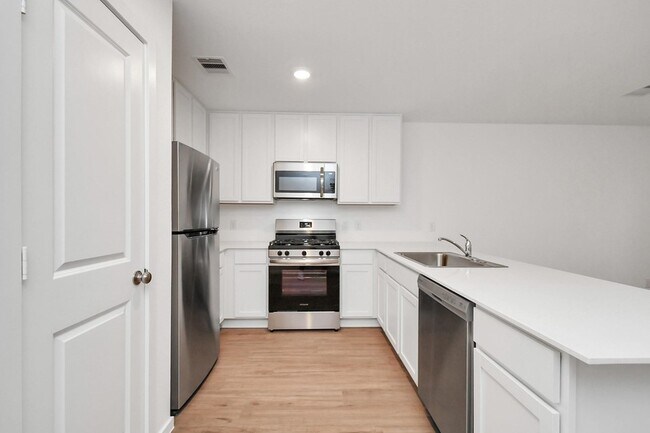 Building Photo - 18710 Gissi Dr