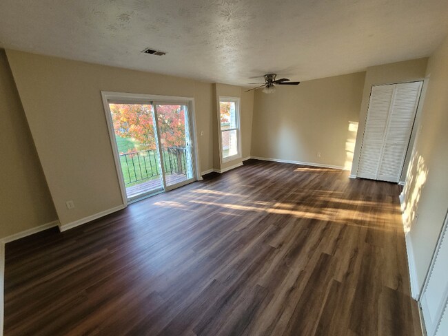 Foto del edificio - 1310 Louisville Rd