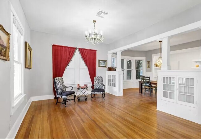 Foto del edificio - 121 Harding Pl
