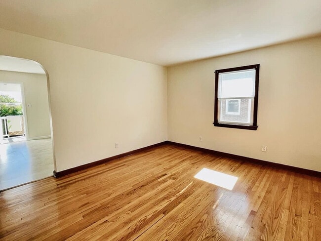 Building Photo - 149 Maplewood Ave