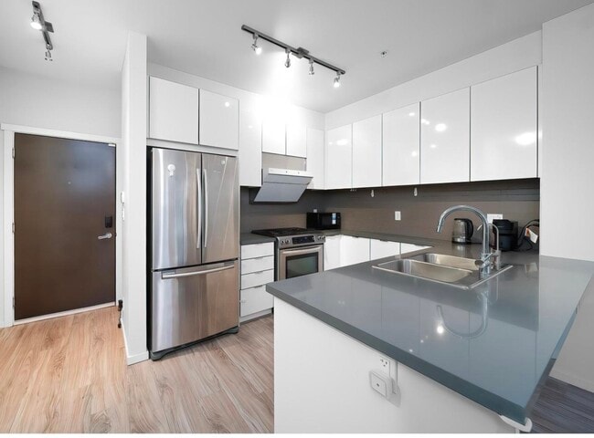 Building Photo - 1135 Windsor Mews