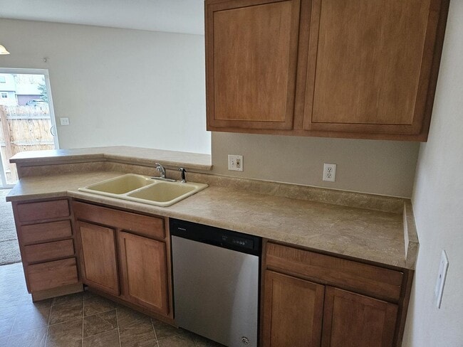 Building Photo - 3373 Chaparral Dr