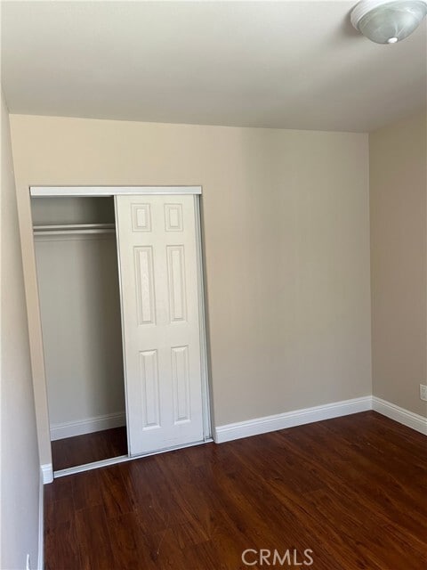 Building Photo - 626 W 59th Pl
