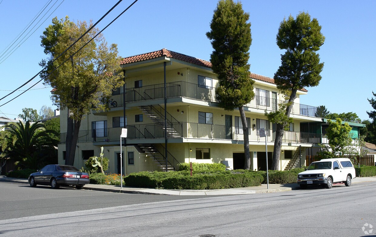 Primary Photo - 57 Berkshire Ave