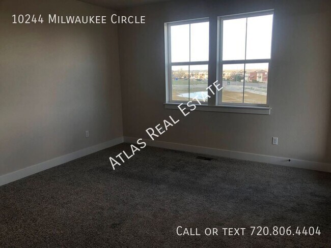 Building Photo - Beautiful Nearly Brand New 3 Bed 2.5 Bath ...