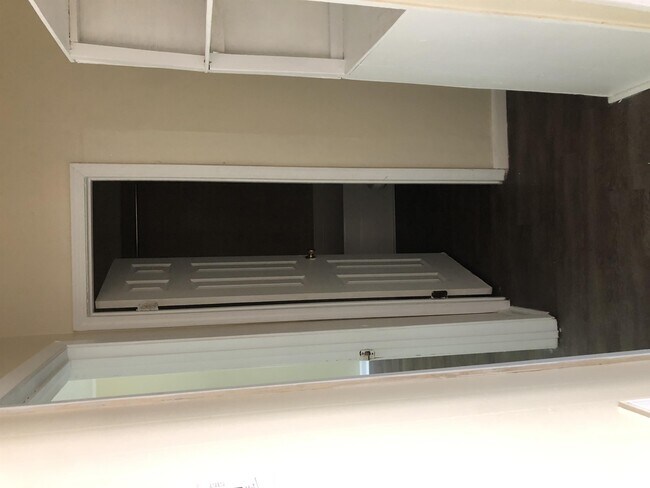 Foto del edificio - 1200 Louisville St