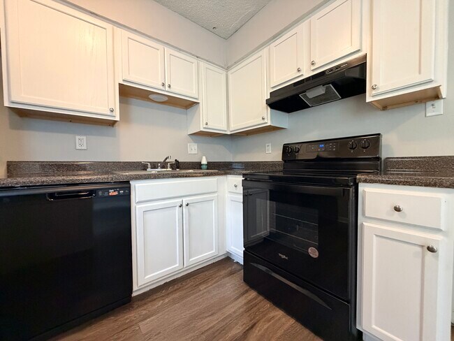 Foto del edificio - Woodland Station Condos