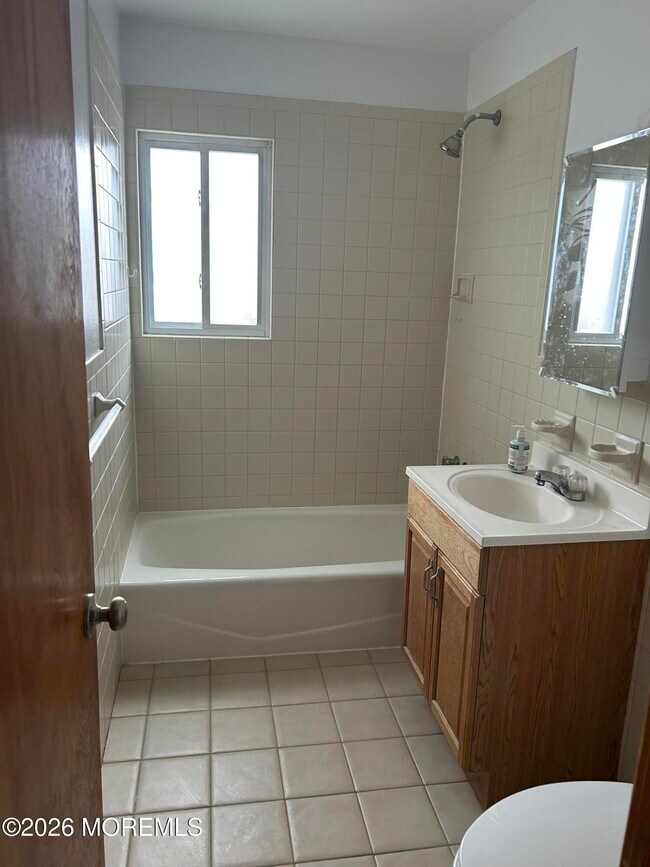 Foto del edificio - 732 Ocean Ave N