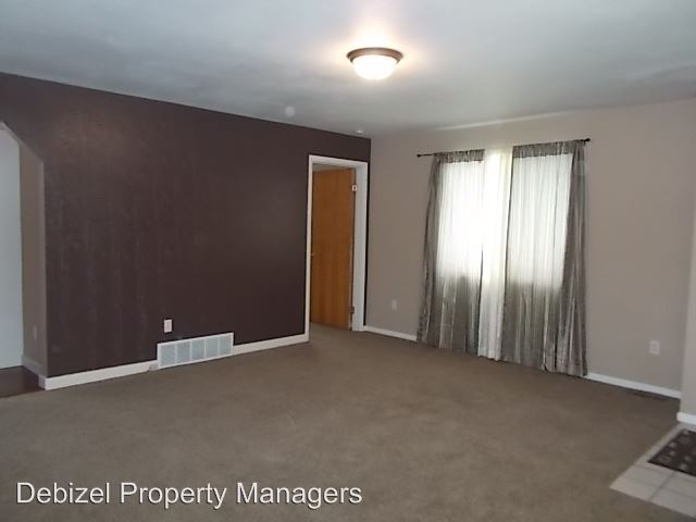 Foto del edificio - 1008 E 6th St