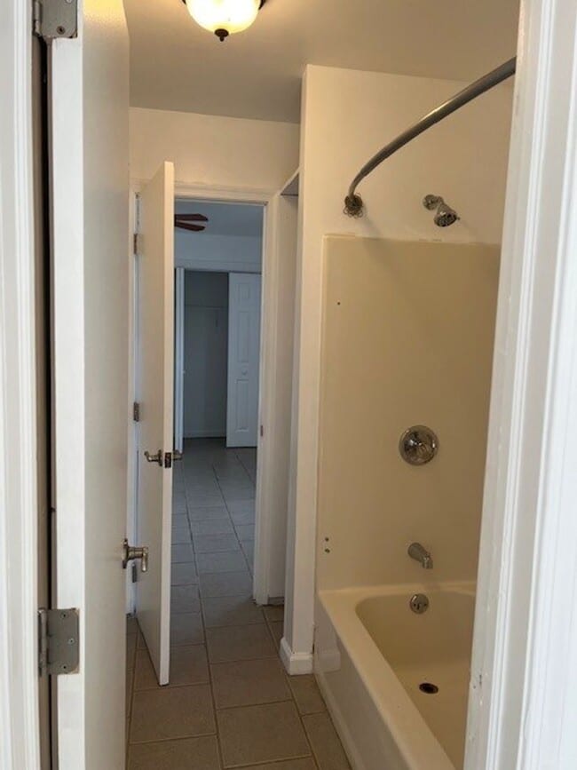 Building Photo - 18 Water St