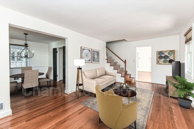 Foto del edificio - 305 N Greenbrier St