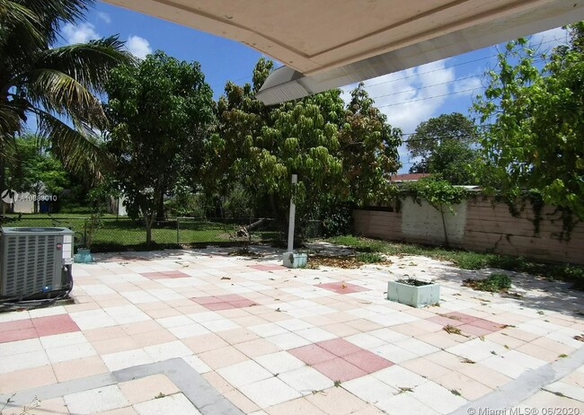 Foto del edificio - 3840 SW 31st Ct