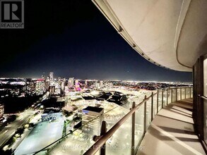 Building Photo - 50 Absolute Ave