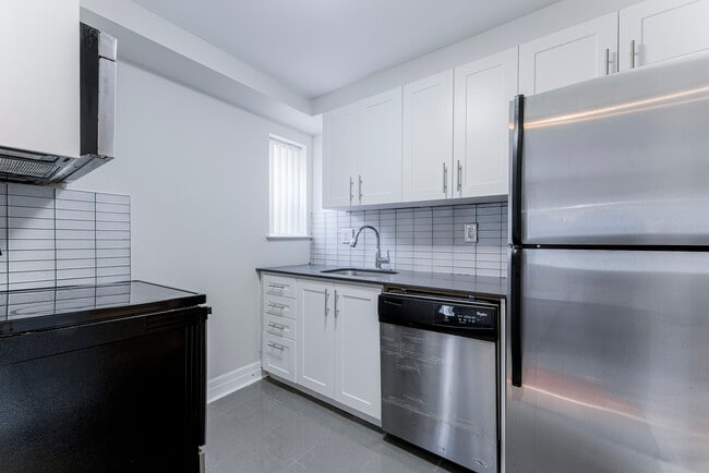 Interior Photo - 77 Wellesley Street East