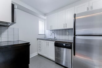 Interior Photo - 77 Wellesley Street East