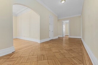 Building Photo - 220 W 98th St