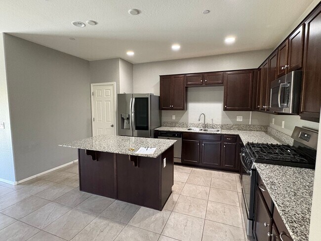 Foto del edificio - 21248 W Palm Ln