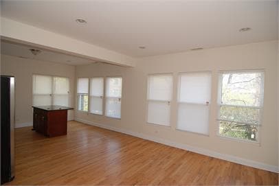 Building Photo - 6834 N Ashland Blvd