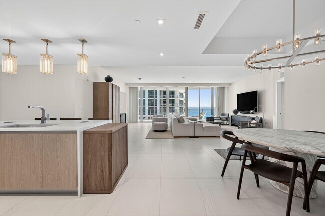 Foto del edificio - 3100 N Ocean Dr