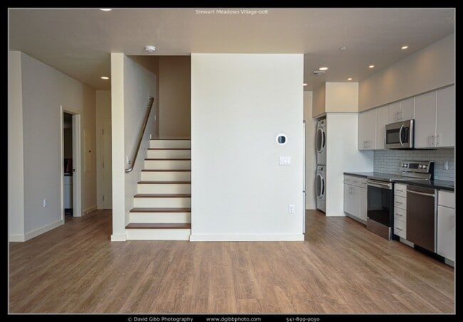 Building Photo - Contemporary 2 bed, 2.5 bath Luxury Townhouse | Available Mid-December