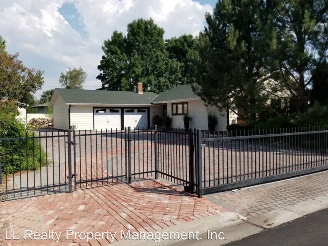 2 br, 2 bath House 1585 Eighth St. House Rental in Minden, NV