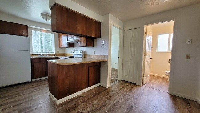 Foto del edificio - 128 NE Atkinson Ct
