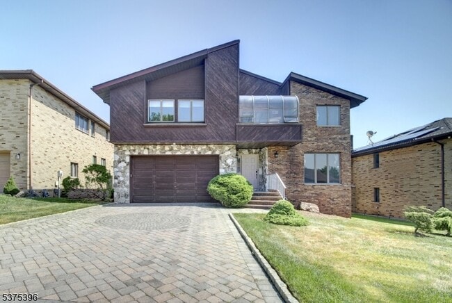 Foto del edificio - 18 Jani Ct