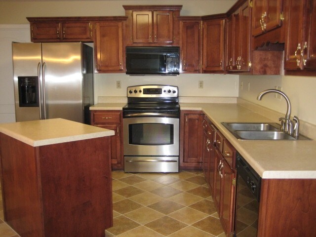 Building Photo - 910 Scotch Pine Cove