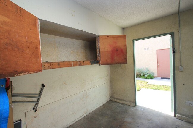 Foto del edificio - 2596 Sextant Ave