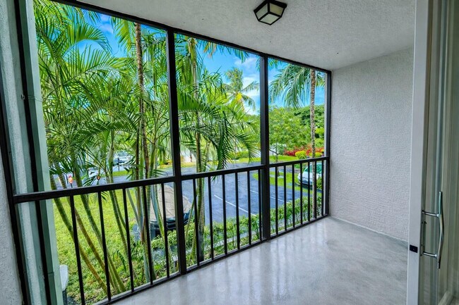 Building Photo - 5300 NE 24th Terrace