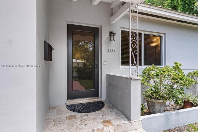 Foto del edificio - 2431 Overbrook St