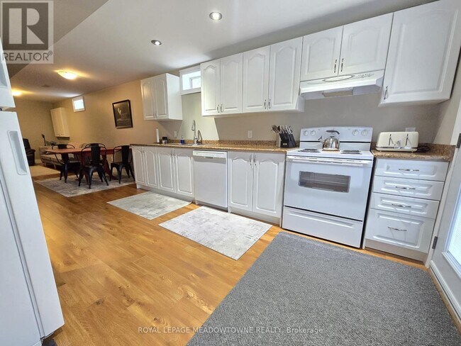Photo du bâtiment - 154 Maple St