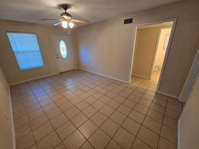 Foto del edificio - College Station -2 Bedroom 1 Bath duplex, ...