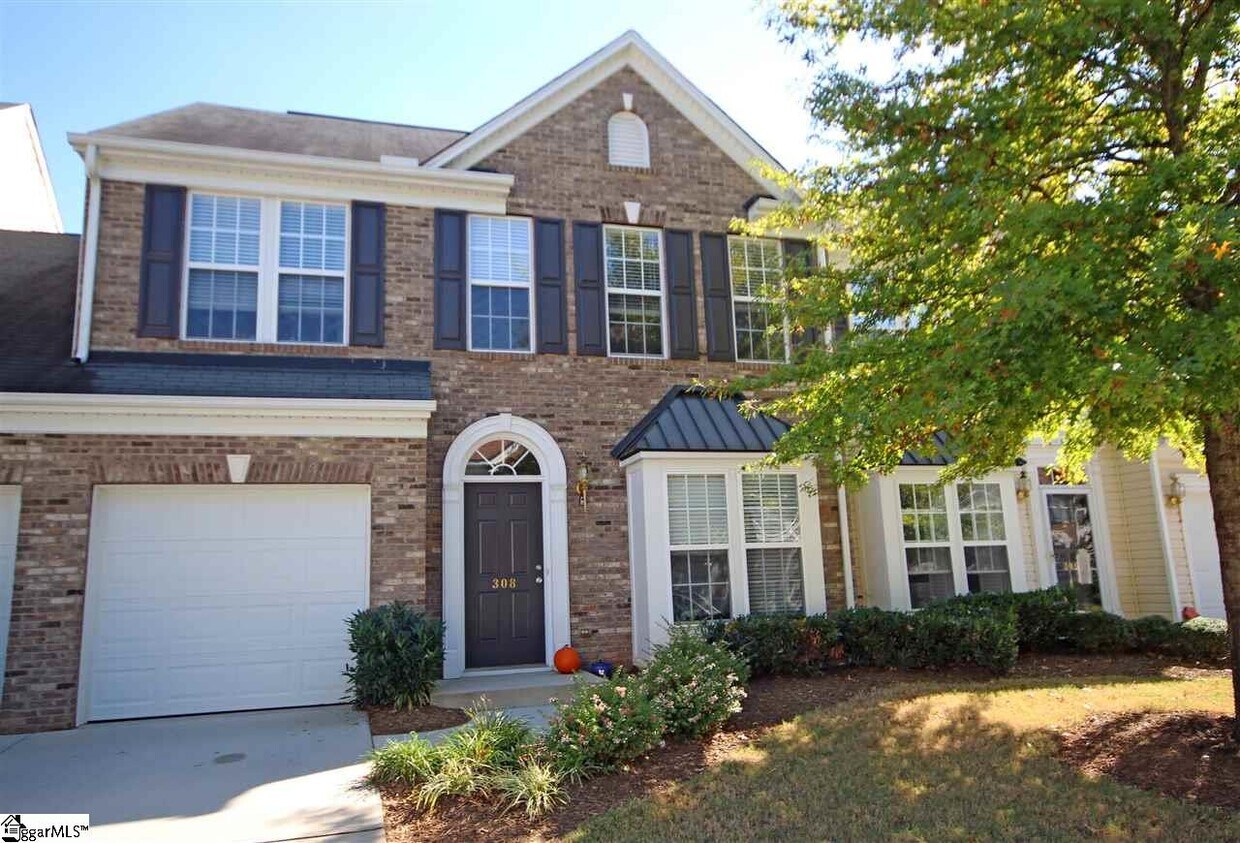 Primary Photo - 308 Majesty Ct