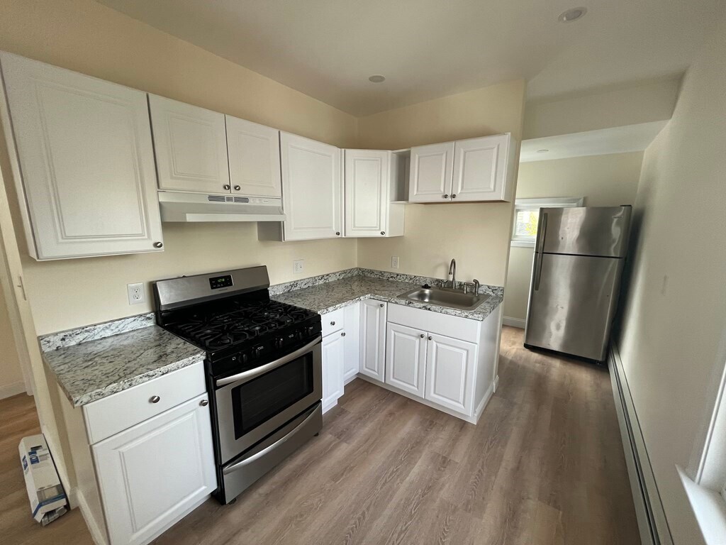 100 Vinton St Unit 2, Melrose, MA 02176 Room for Rent in Melrose, MA