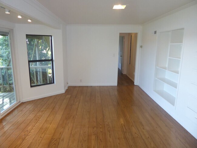 Building Photo - 4 Wray Ave