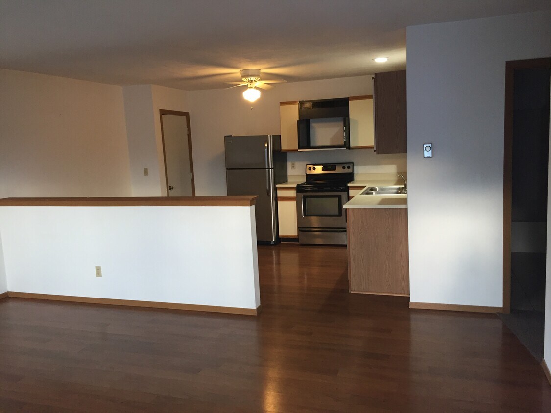 Open Concept Floor Plan - 5587 Windy Knoll Dr