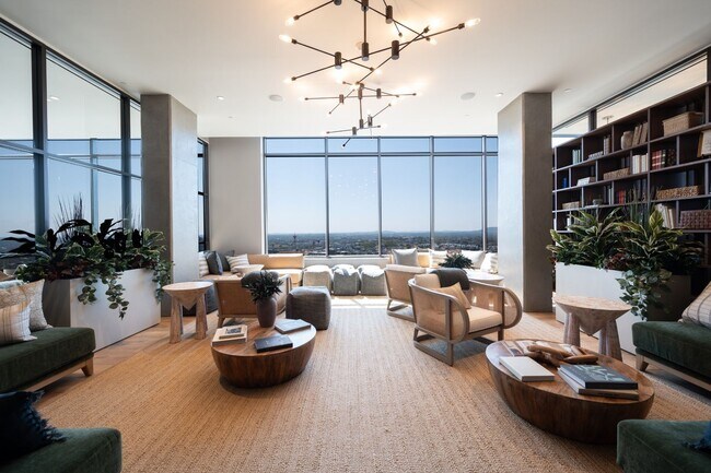 Building Photo - Welcome to your new home! Luxury 1BE1BA condo at the Pullman Gulch Union in the center of Nashvil...