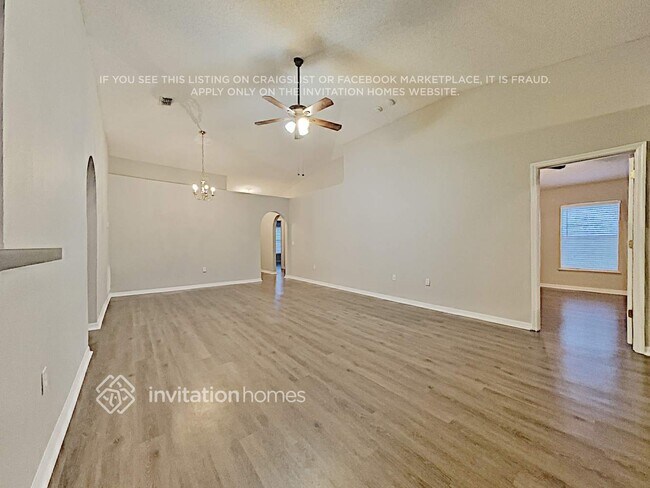 Foto del edificio - 19 Sterling Hill Dr