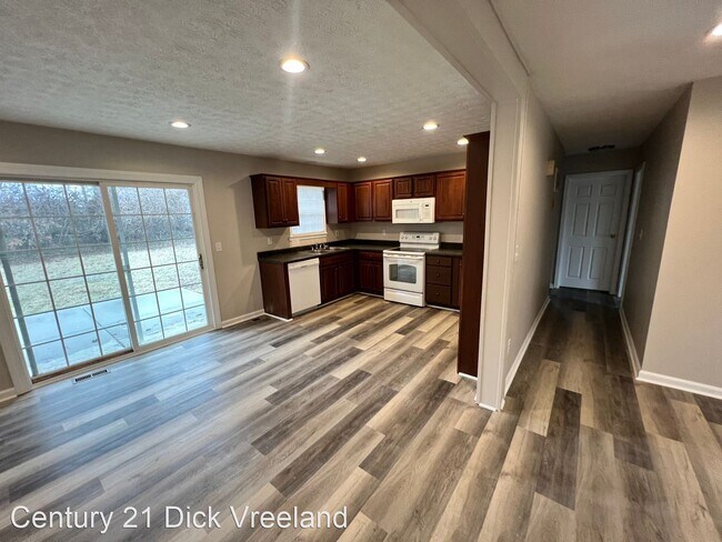 Foto del edificio - 3 br, 1 bath House - 2101 Keeneland Blvd.