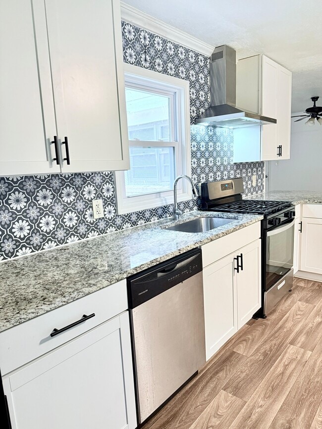 Foto del edificio - 3553 Pine Needle Dr SW