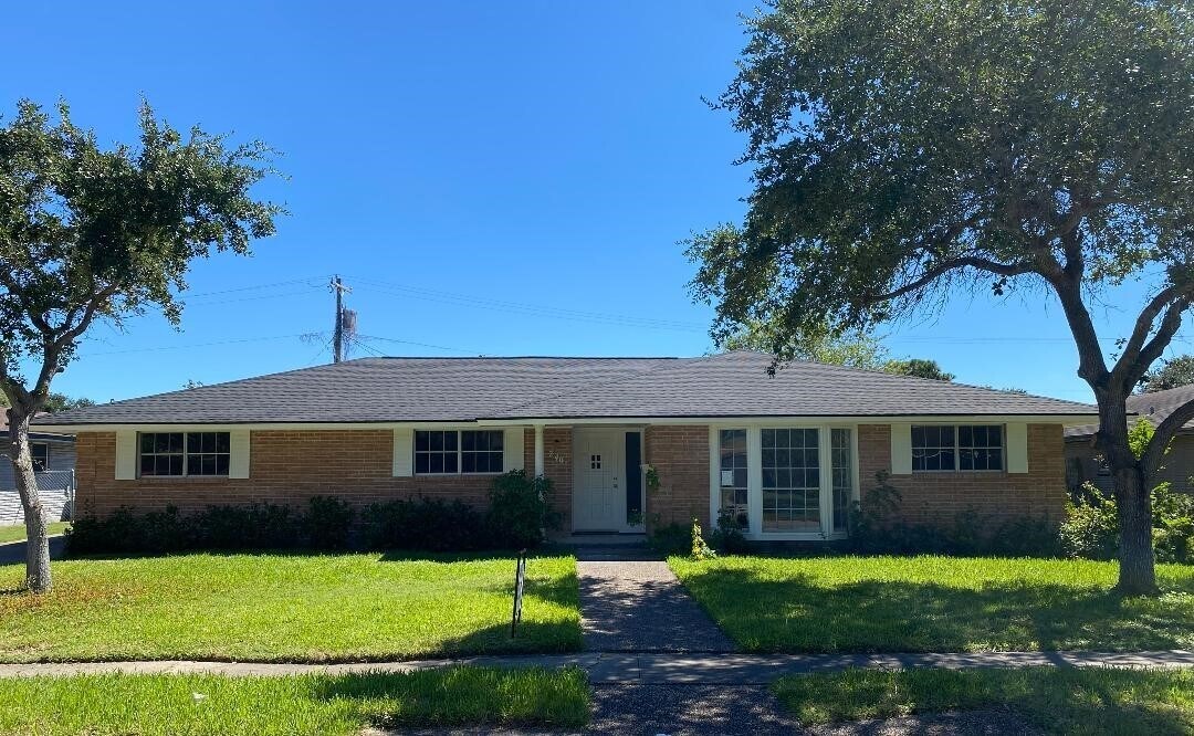 Primary Photo - 749 Brock Dr