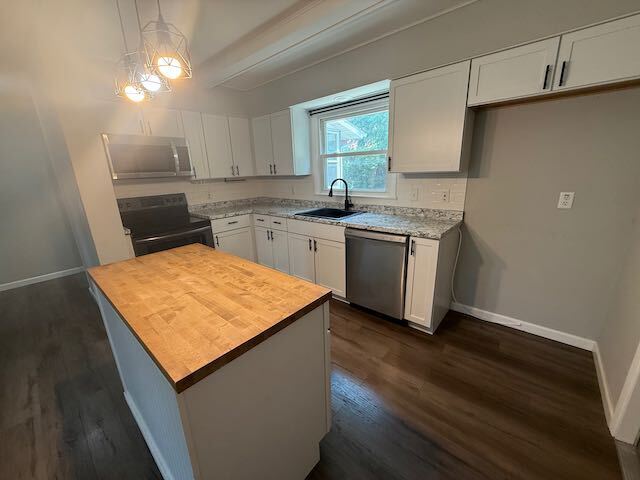 Building Photo - Large Home in Peoria Heights