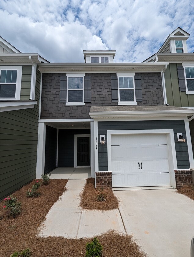 Primary Photo - 2828 Trinity St