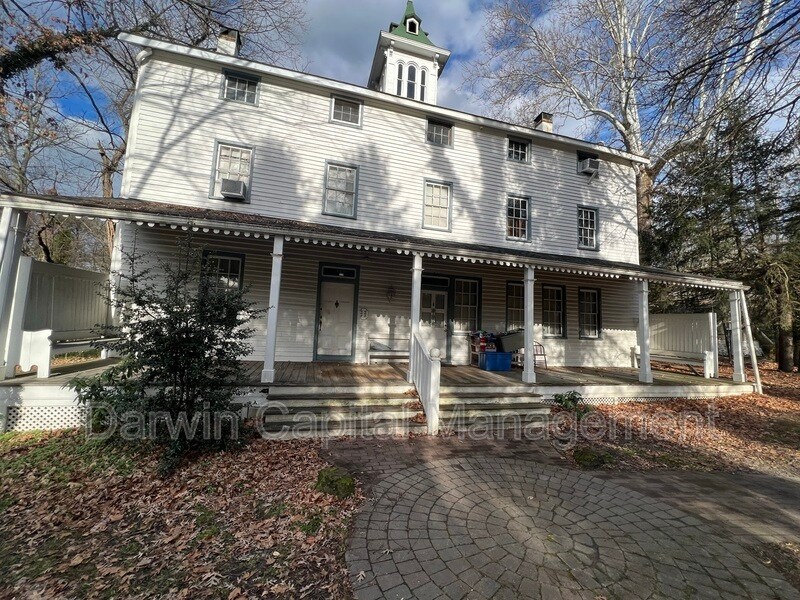 Primary Photo - 1 Breakneck Rd