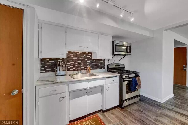 Foto del edificio - 3624 Columbus Ave.