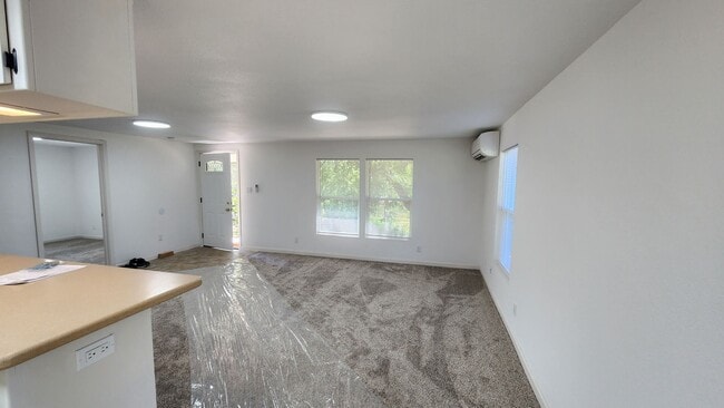 Building Photo - Lovely cottage home located minutes from Yuba devide